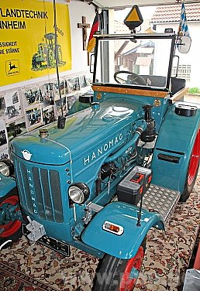 Sein Hanomag R35 von 1957 hat 35 Pferdestärken.