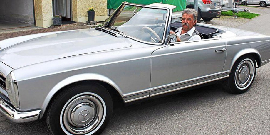 Thomas Gotzler im alten Mercedes