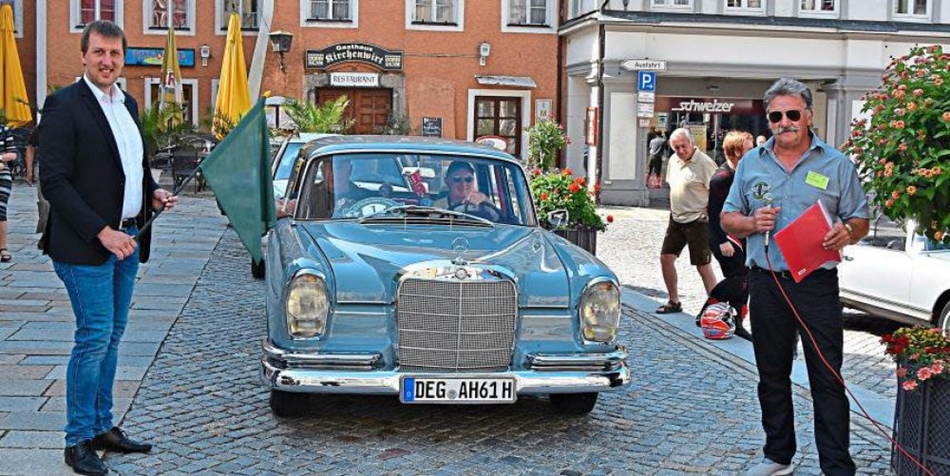 11. Pfarrkirchner Classic 2018 beim Restart am Stadtplatz Pfarrkirchen mit Bürgermeister Wolfgang Beissmann und Thomas Gotzler